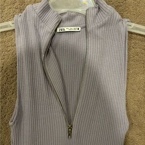 Zara Ribbed Zip-Up Sleeveless Top in Gray